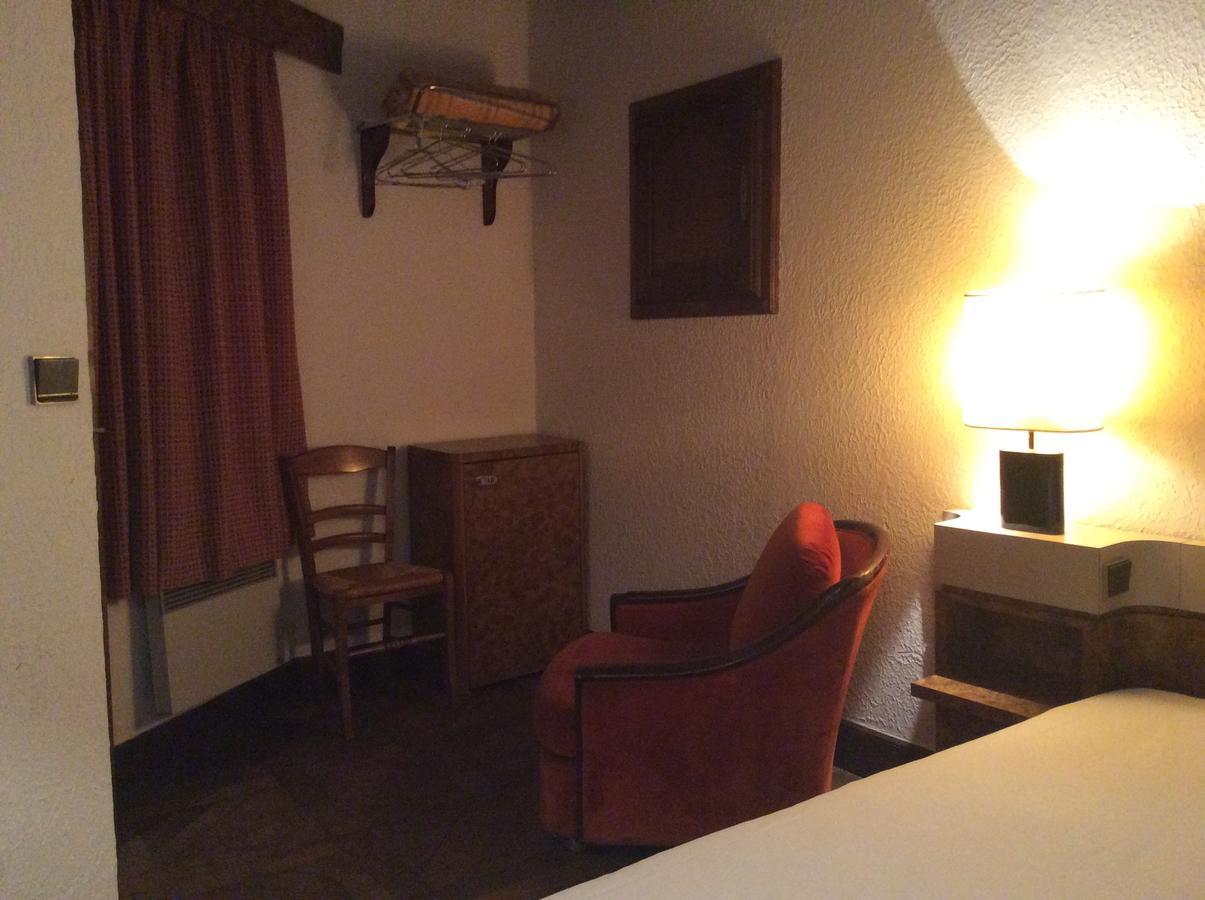 Couette-café Aux Prisons De Montagny 3*