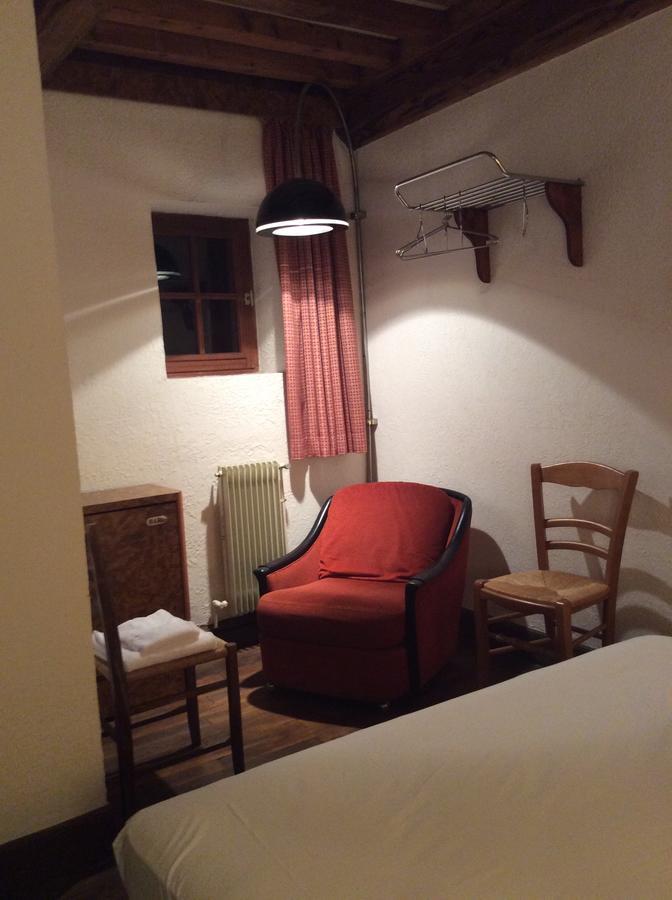 Couette-café Aux Prisons De Montagny 3*
